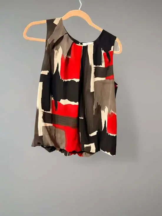 Color Block Sleeveless Knit Top - Picture 2 of 3